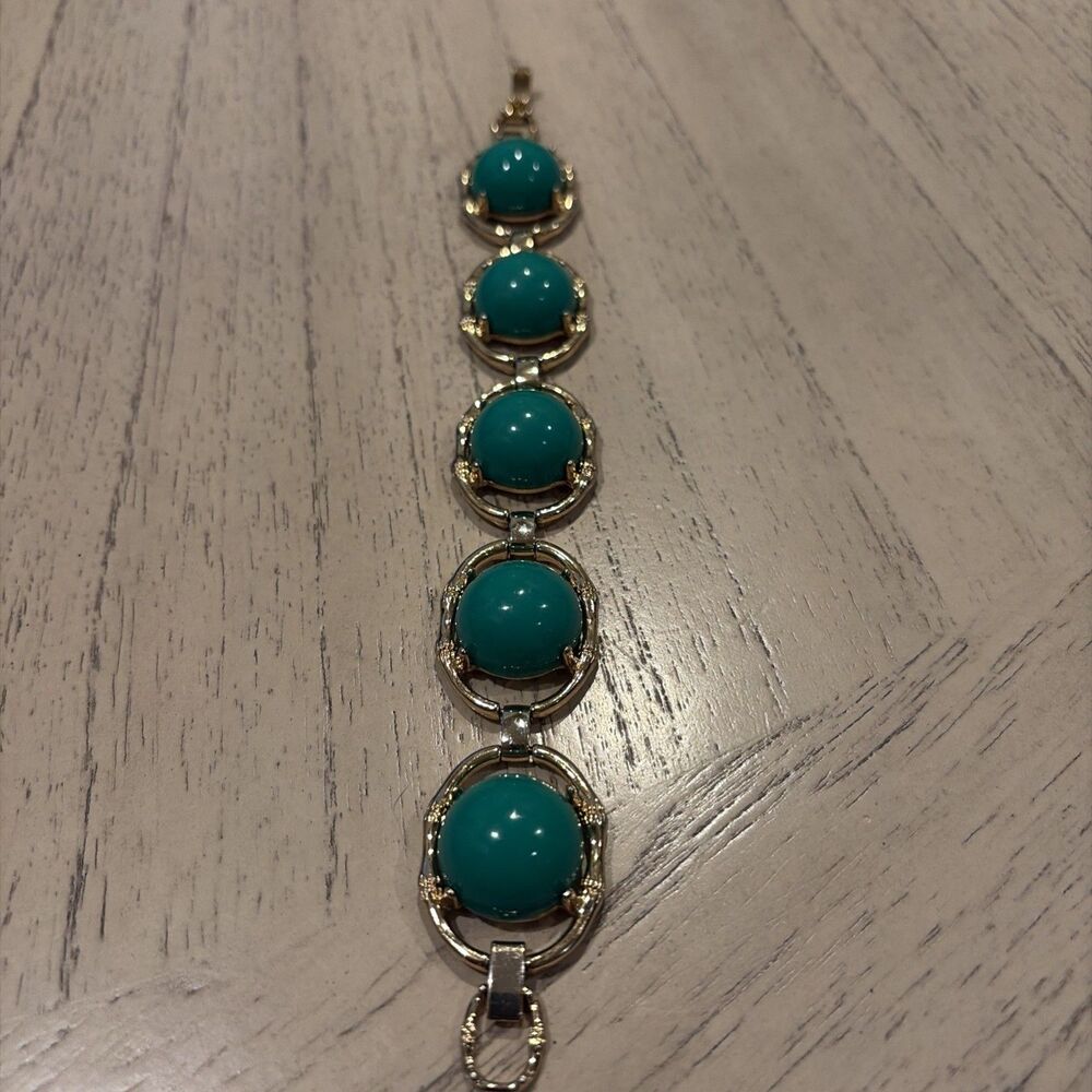 Stella & Dot Statement Bracelet Green Cabochon Gold Tone Bamboo Link